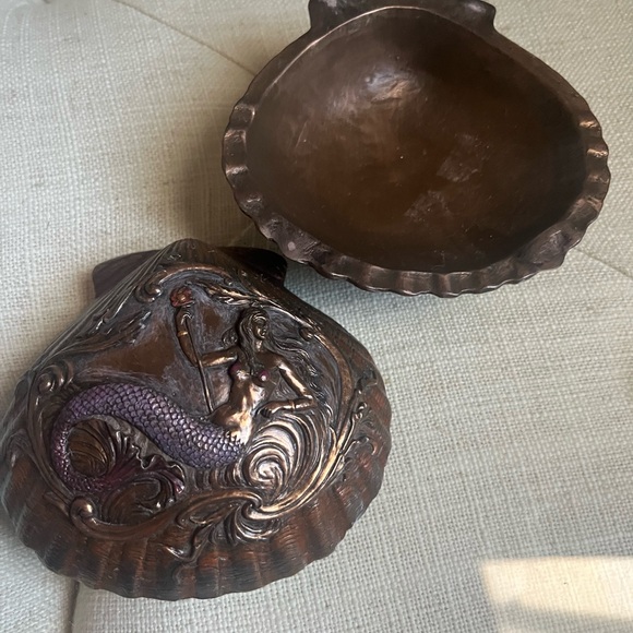 Vintage Mermaid Shell Trinket Box Cold Cast Resin Metallic Finiish - Picture 11 of 12